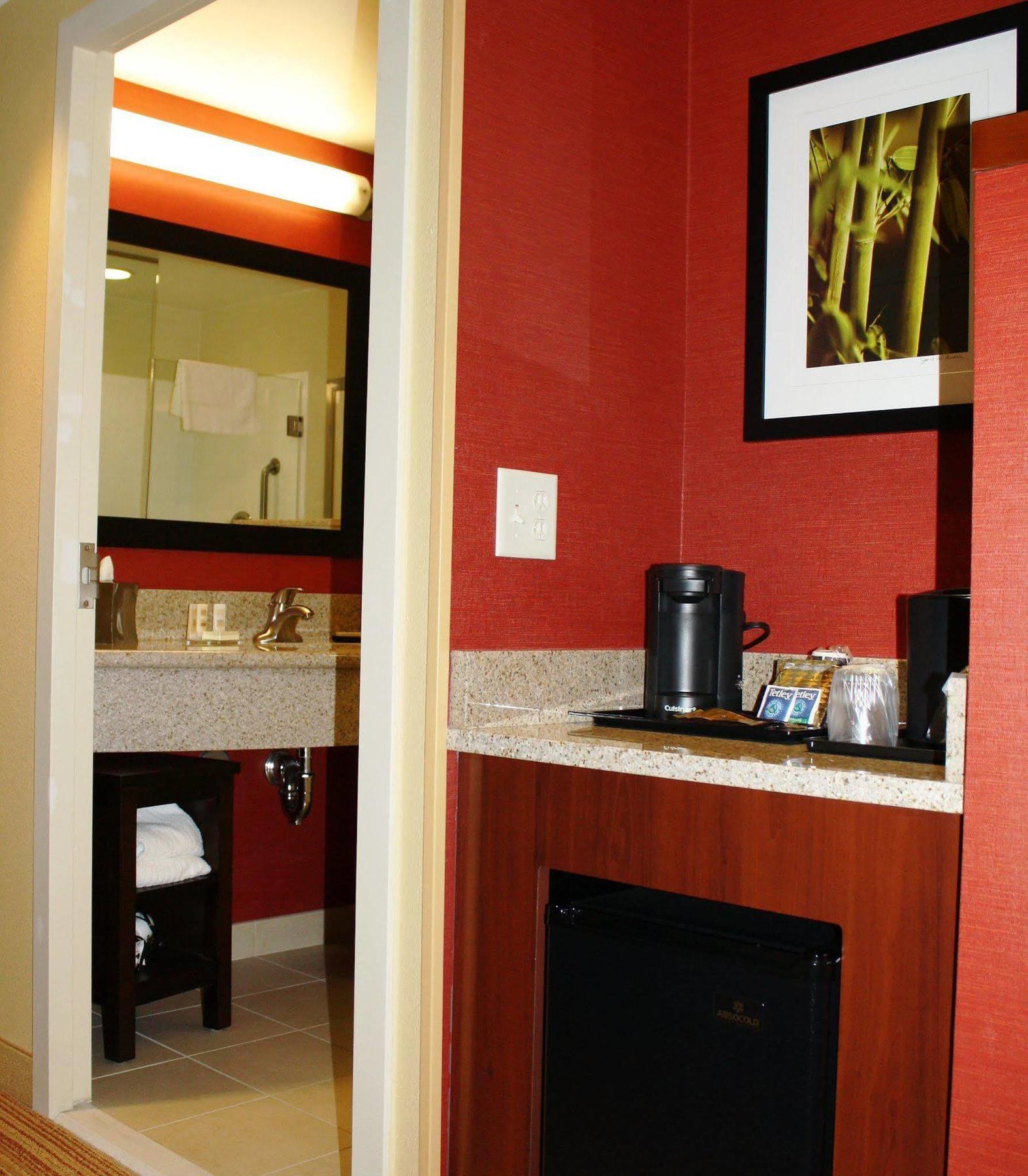 Courtyard By Marriott Hagerstown Ξενοδοχείο Εξωτερικό φωτογραφία